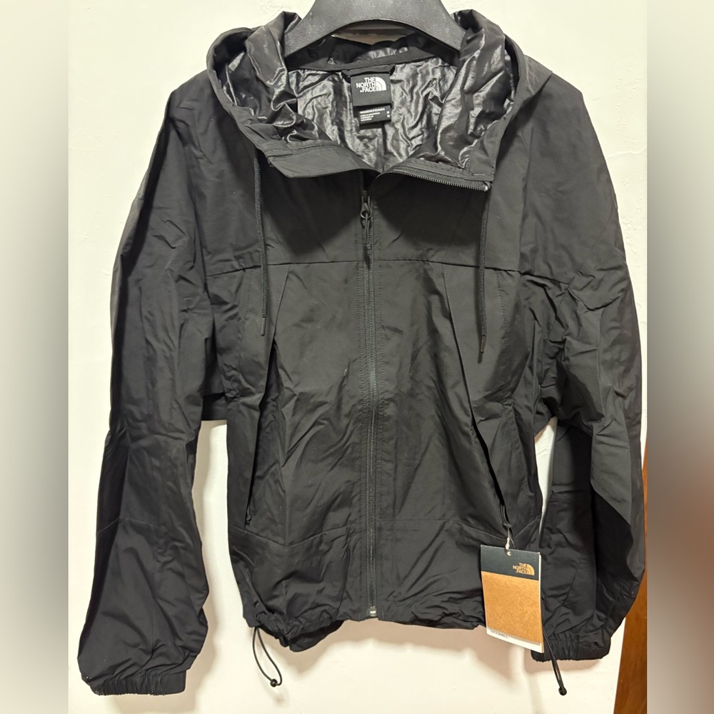 The North Face Peril Women’s Black Windbreaker